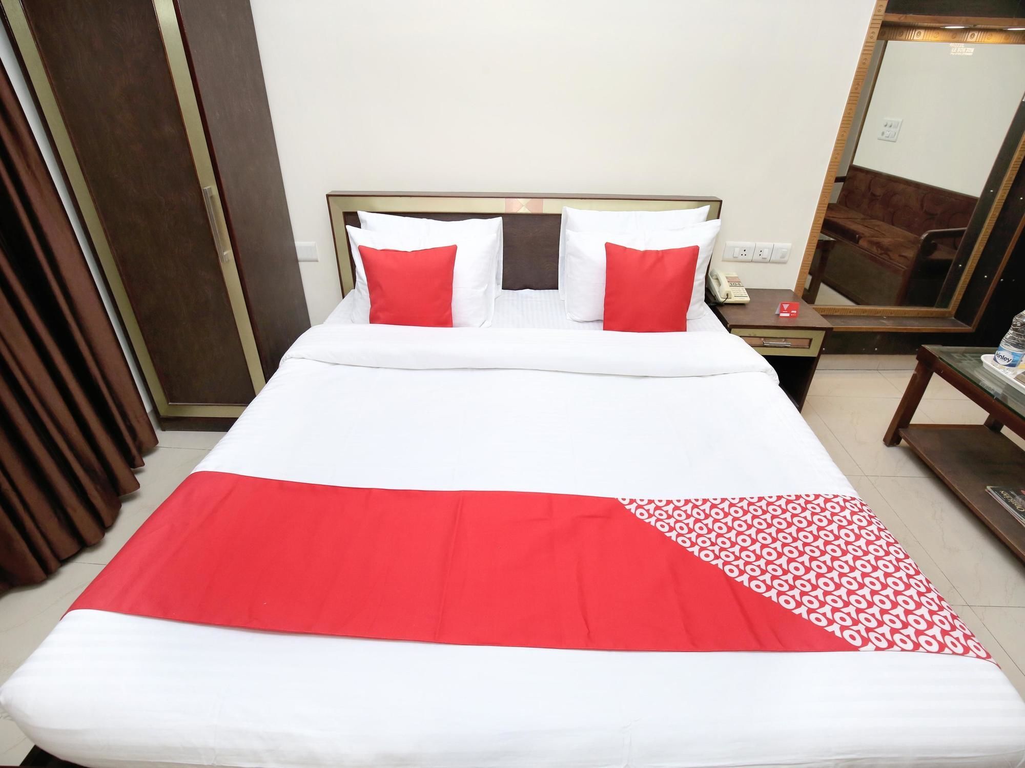 Hotel O Le Bon Ton Λουντιάνα Εξωτερικό φωτογραφία
